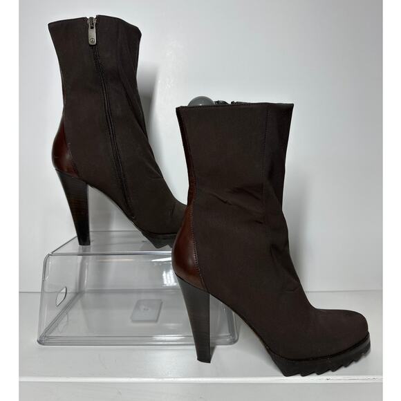 Donald J. Pliner Dona Microfiber Ankle Boots High Heel Stretchy Size 8 Brown - Picture 1 of 13